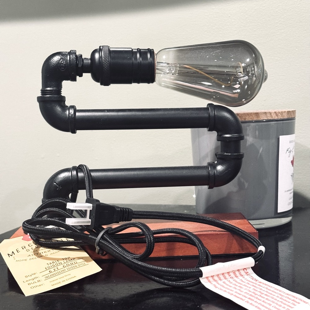 New Mercantile Design Table Top Lamp